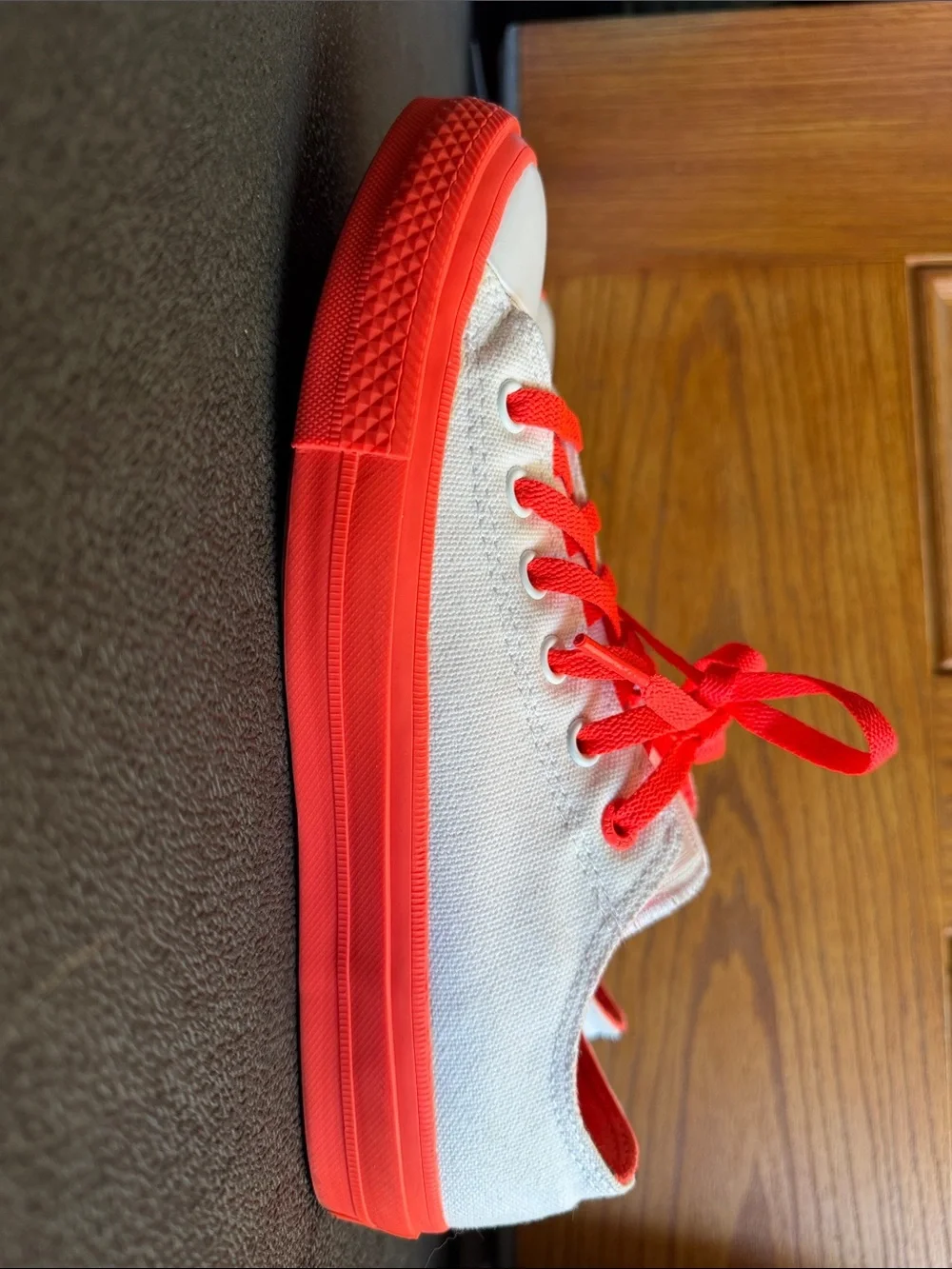 Converse white canvas